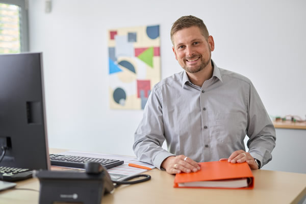 Rasmus Wildner +49 (0) 52 21 / 77 08 - 57